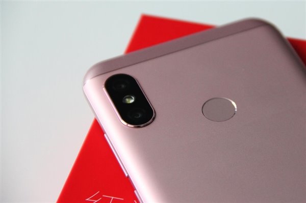 19kala.com-xiaomi-redmi-6-Pro-3.jpg