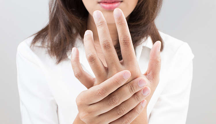 سوزن سوزن شدن دست‌ها؛ ۷ تهدید مهم برای سلامت!