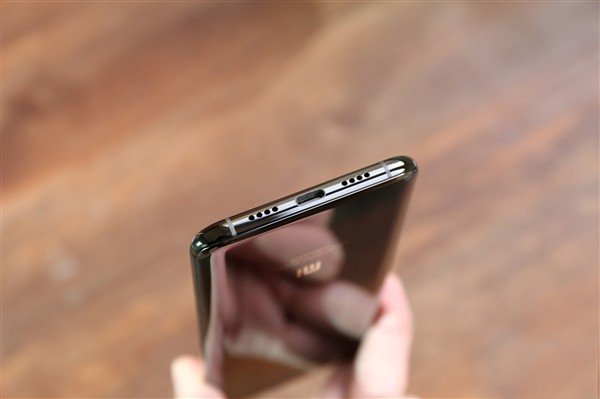 بررسی و مشخصات کامل گوشی شیائومی می ۶ (Xiaomi Mi6)